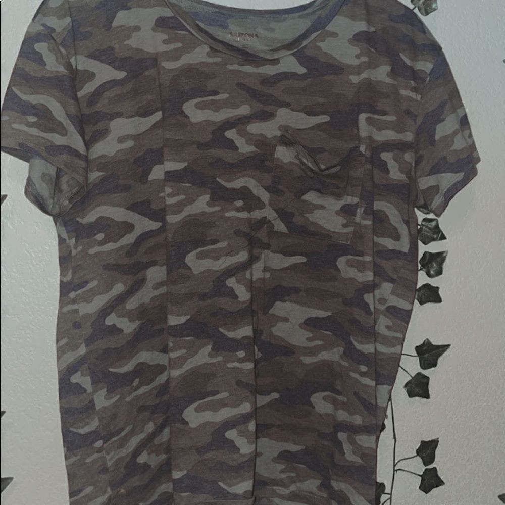 Super cute no stains neck part is stretched a little but it’s still doable